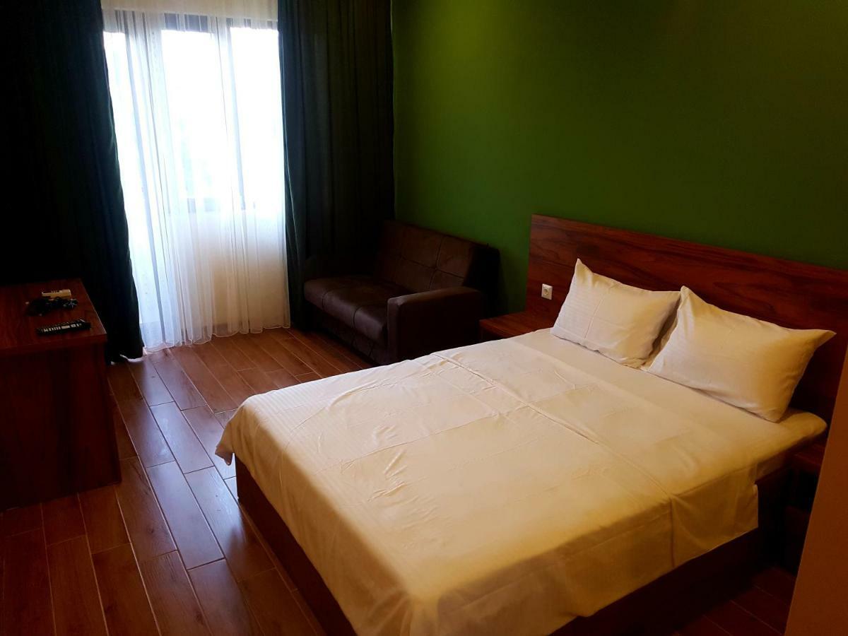 Aparthotel Costa Makhinjauri Bagian luar foto